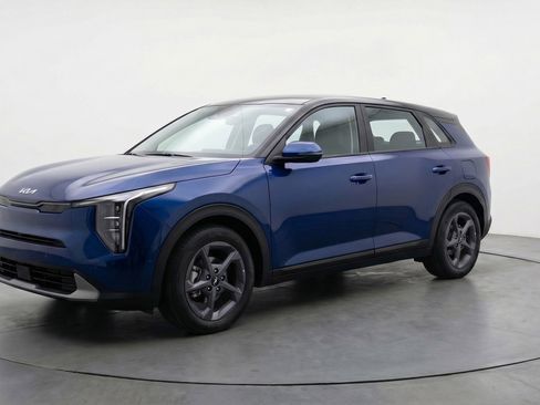 Used 2025 Kia K4 FWD image 3
