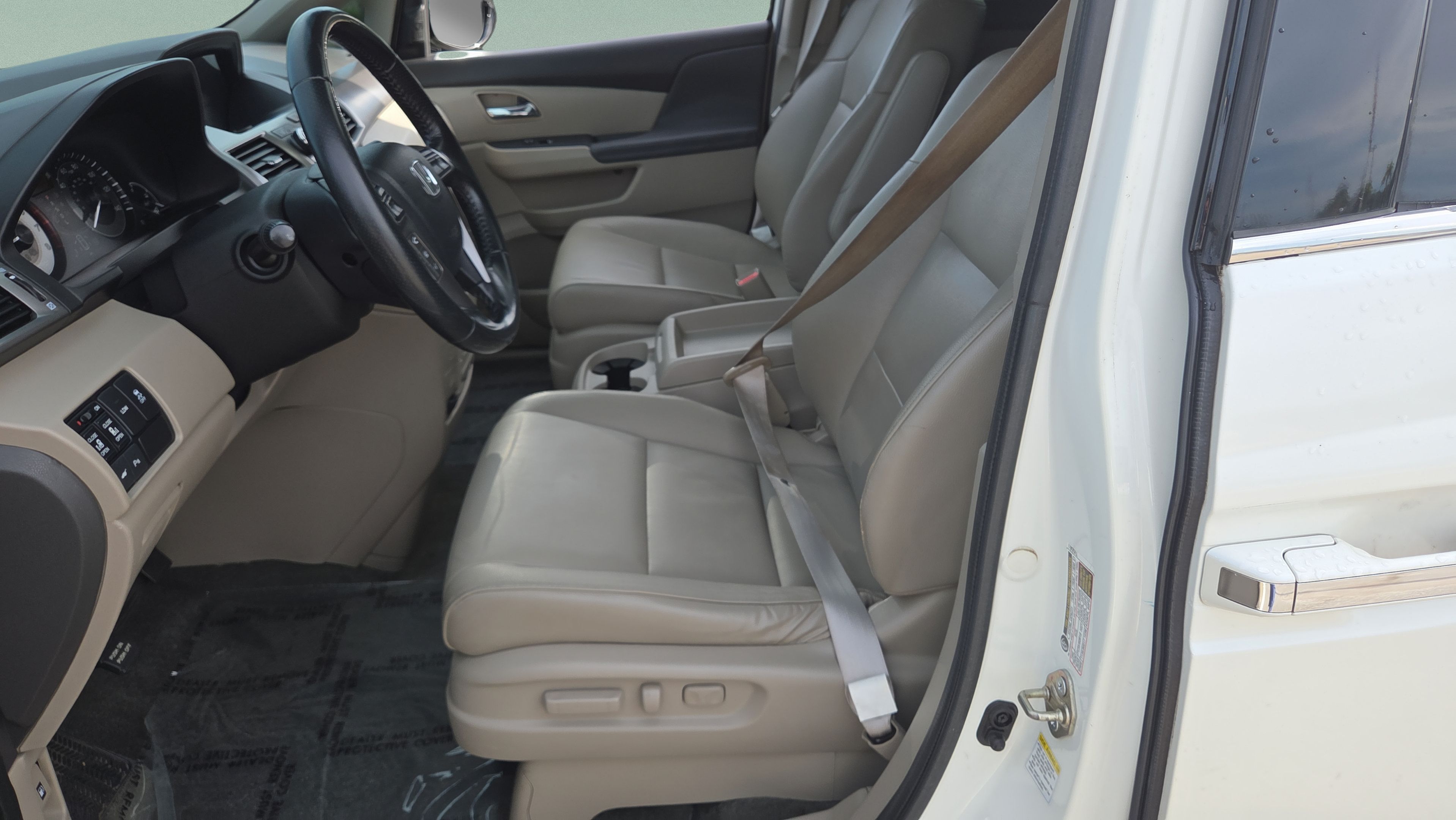 Used 2016 Honda Odyssey Touring Elite image 9