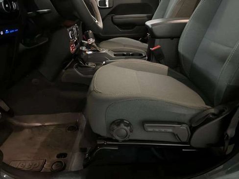 Used 2024 Jeep Wrangler Unlimited AWD/4WD image 64