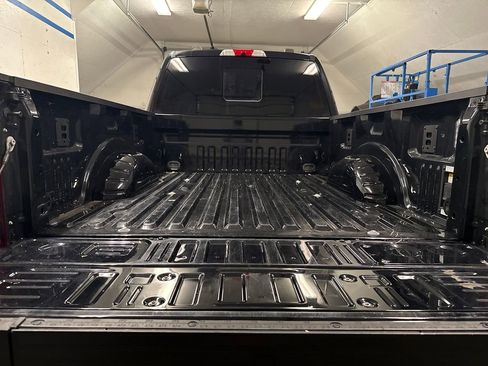 Used 2024 Ford F350 Platinum w/ Tremor Off-Road Package AWD/4WD image 9