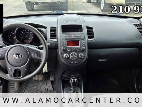 Used 2013 Kia Soul FWD image 30