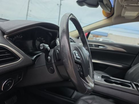 Used 2013 Lincoln MKZ FWD image 12