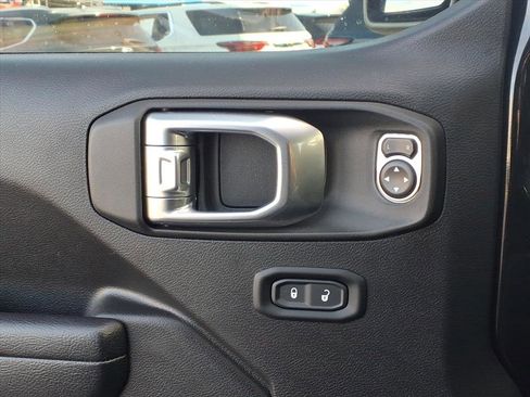 Used 2024 Jeep Wrangler Sport S image 23