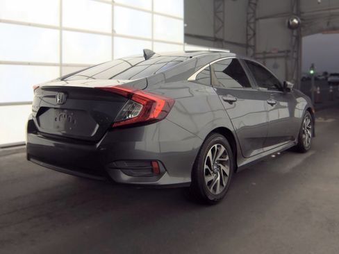 Used 2018 Honda Civic EX image 4