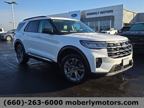 Used 2025 Ford Explorer Active w/ Active Comfort Package image 1