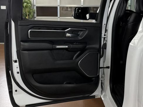 Used 2019 RAM 1500 Laramie AWD/4WD image 37