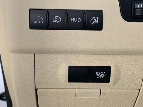 Used 2016 Lexus LX 570 4WD w/ Luxury Package image 17