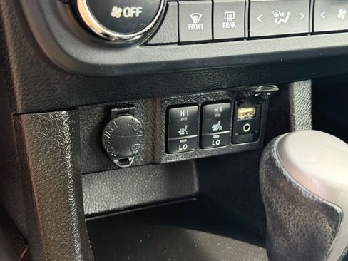 Used 2015 Toyota Corolla LE Premium image 18