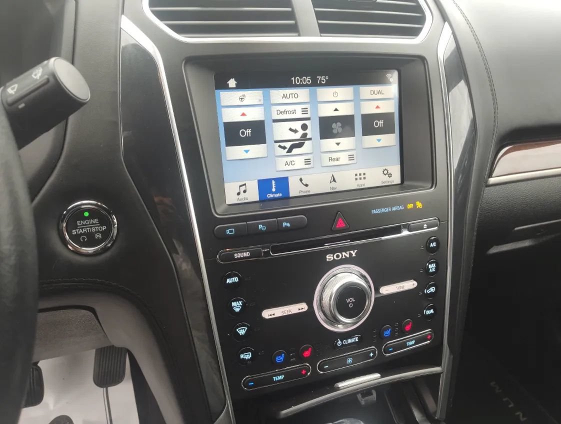 Used 2018 Ford Explorer Platinum AWD/4WD image 6