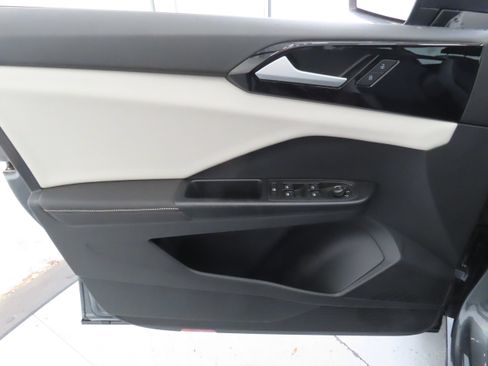 New 2026 Volkswagen Taos S FWD image 10