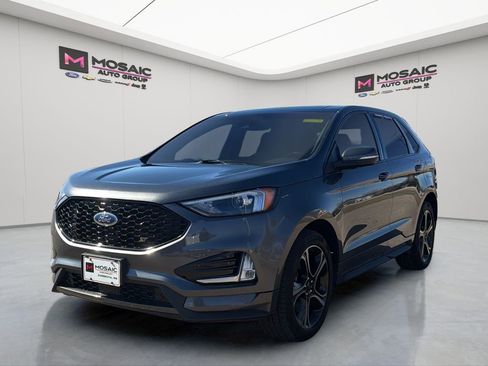 Used 2020 Ford Edge ST w/ Cold Weather Package image 3