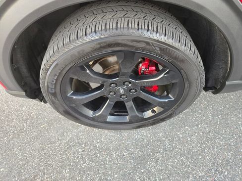 Used 2021 Ford Explorer XLT image 14