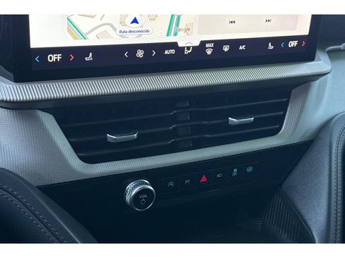 Used 2025 Ford Explorer Active image 24