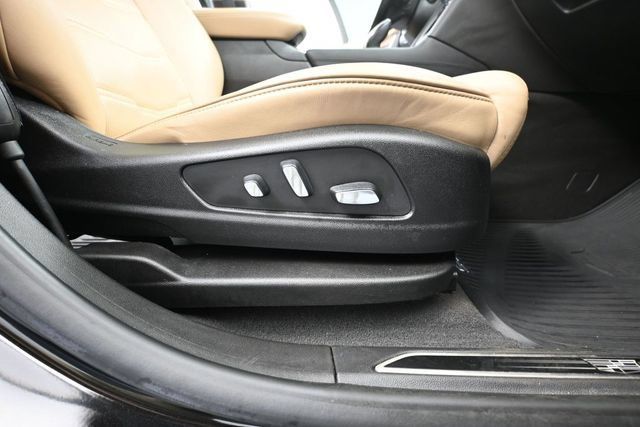Used 2019 Cadillac XT5 Platinum AWD/4WD image 42