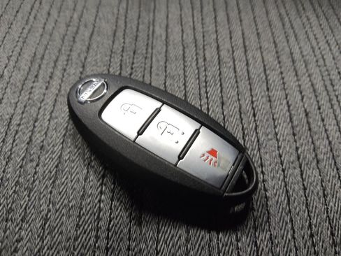 Used 2021 Nissan Rogue S AWD/4WD image 32
