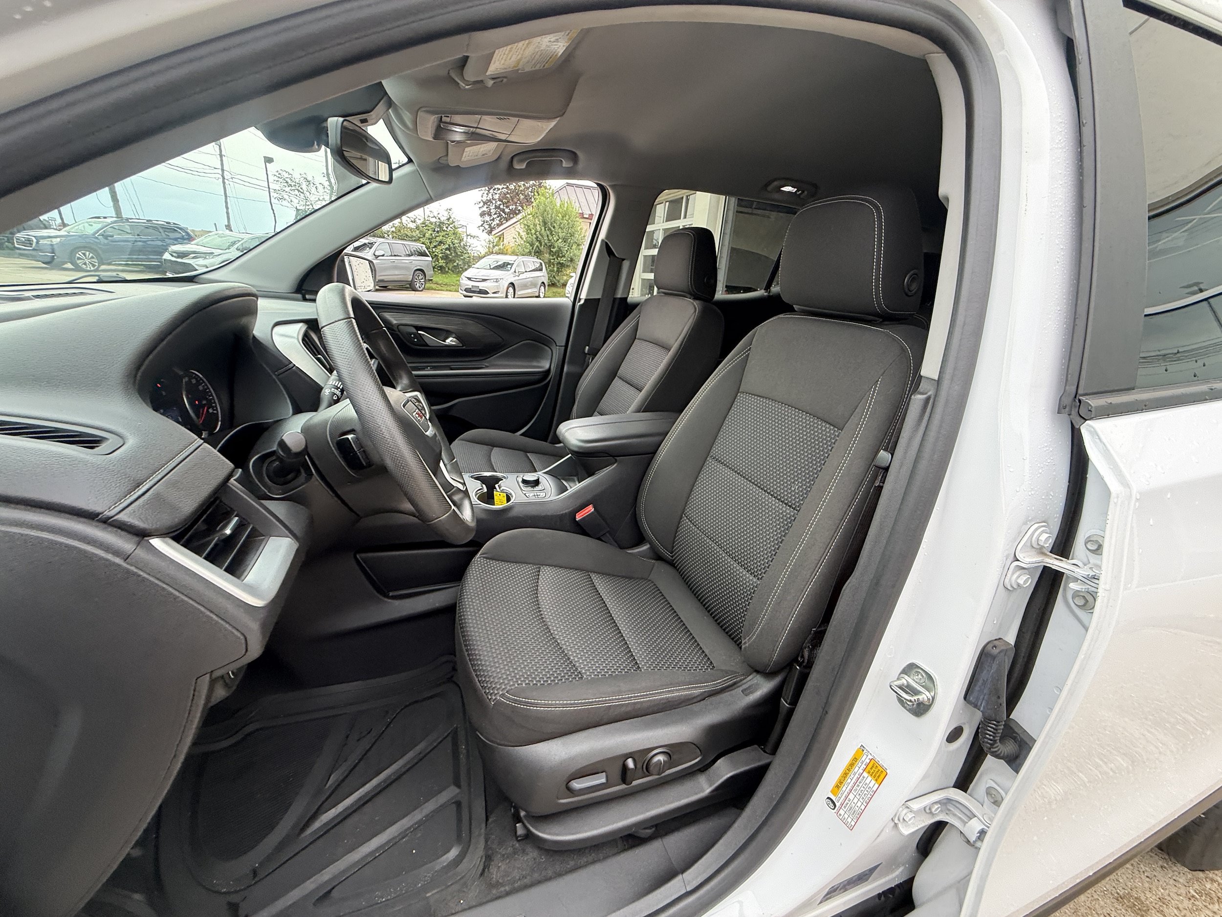 Used 2023 GMC Terrain SLE w/ Driver Convenience Package AWD/4WD image 13