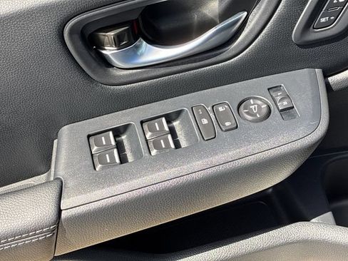 Used 2024 Honda Pilot Touring image 13