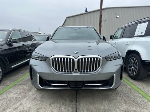 Used 2026 BMW X5 sDrive40i w/ Premium Package image 2