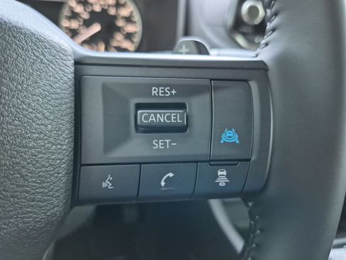 Used 2025 Nissan Rogue SV AWD/4WD image 23
