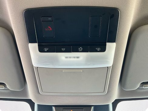 Used 2025 Nissan Rogue SV image 17