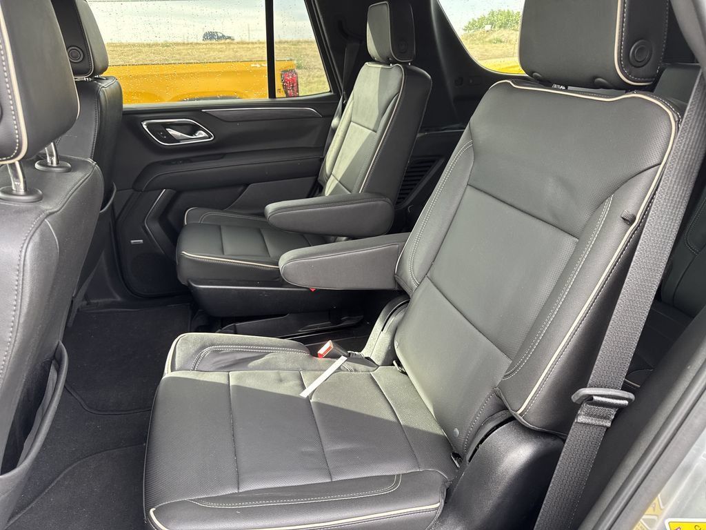 Used 2023 GMC Yukon SLT AWD/4WD image 13
