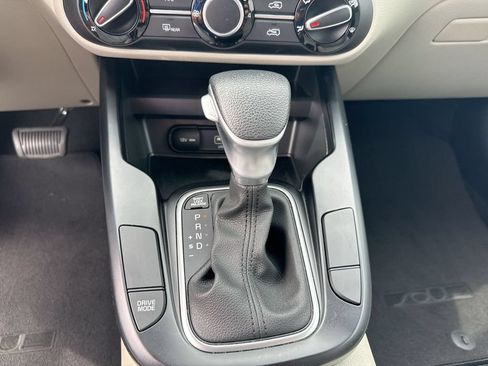 Used 2022 Kia Soul LX FWD image 17