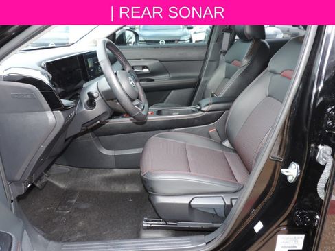 Certified 2025 Nissan Kicks SR FWD image 18