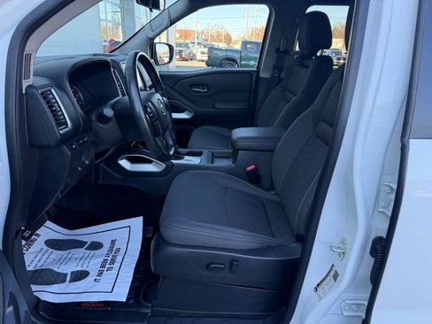 Used 2023 Nissan Frontier SV w/ Technology Package image 17