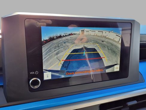 Used 2025 Toyota Tacoma TRD Off-Road image 7