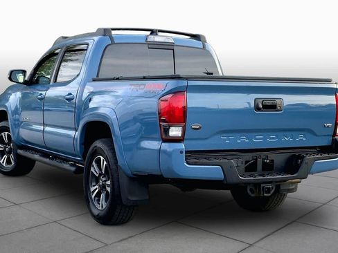 Used 2019 Toyota Tacoma TRD Sport AWD/4WD image 12