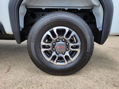 New 2025 GMC Sierra 2500 SLE w/ SLE Value Package; image 7