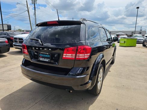 Used 2018 Dodge Journey SE w/ Popular Equipment Group FWD image 3