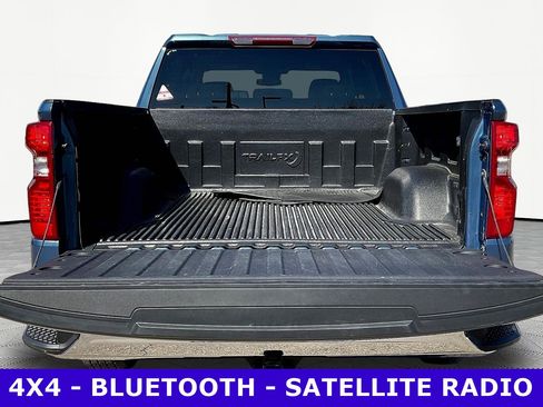 Used 2024 Chevrolet Silverado 1500 LT AWD/4WD image 7