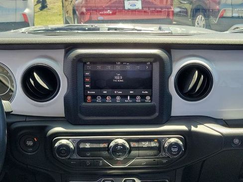 Used 2021 Jeep Wrangler Unlimited Sport AWD/4WD image 14