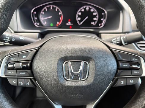Used 2018 Honda Accord LX image 19