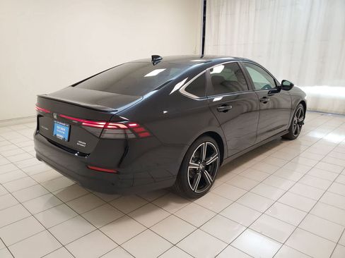 Used 2025 Honda Accord Sport image 27