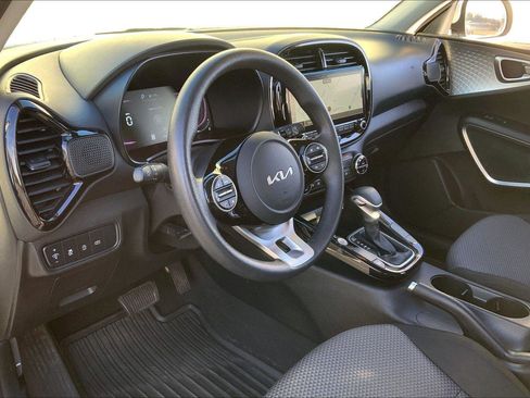Used 2023 Kia Soul S image 13