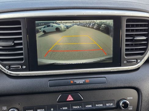Used 2021 Kia Sportage LX image 30