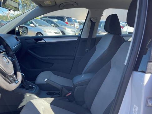 Used 2017 Volkswagen Jetta S image 14