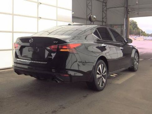 Used 2021 Nissan Altima 2.5 SV w/ SV Premium Package AWD/4WD image 5