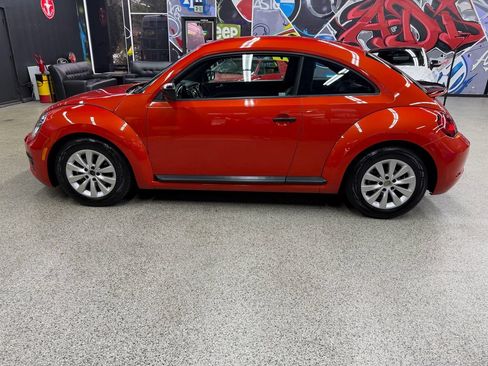 Used 2018 Volkswagen Beetle 2.0T S FWD image 2