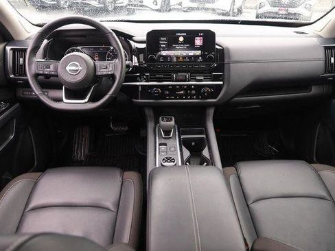Used 2025 Nissan Pathfinder SL w/ SL Premium Package image 24