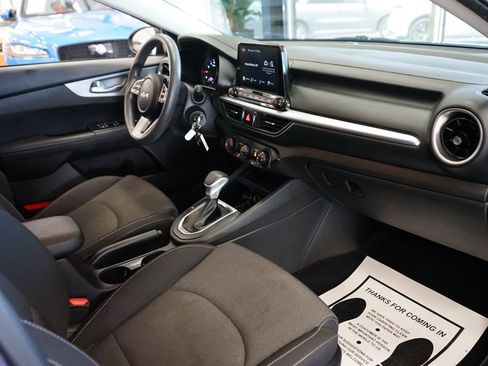 Used 2022 Kia Forte LXS w/ LXS Technology Package FWD image 39