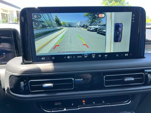 Used 2026 Lincoln Aviator AWD image 32
