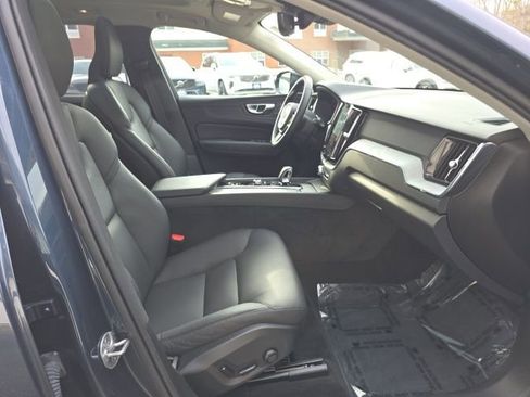 Certified 2025 Volvo XC60 B5 Plus image 17