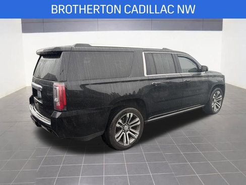Used 2020 GMC Yukon XL Denali w/ Denali Premium Package image 3