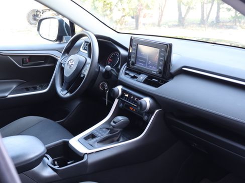 Used 2022 Toyota RAV4 LE AWD/4WD image 33