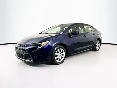 Used 2024 Toyota Corolla LE image 3