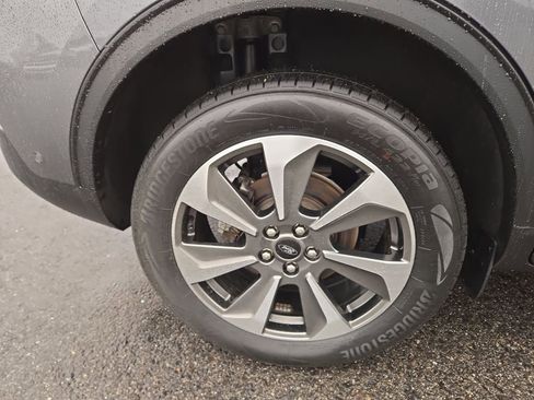 Certified 2023 Ford Escape Platinum w/ Premium Technology Package AWD/4WD image 2