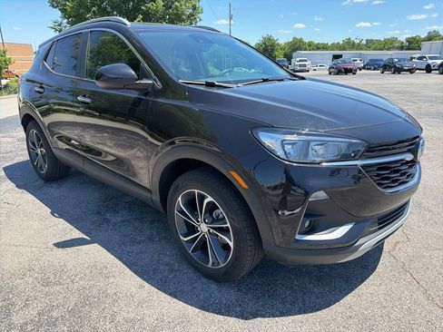 Used 2023 Buick Encore GX Select w/ Safety Package II AWD/4WD image 2